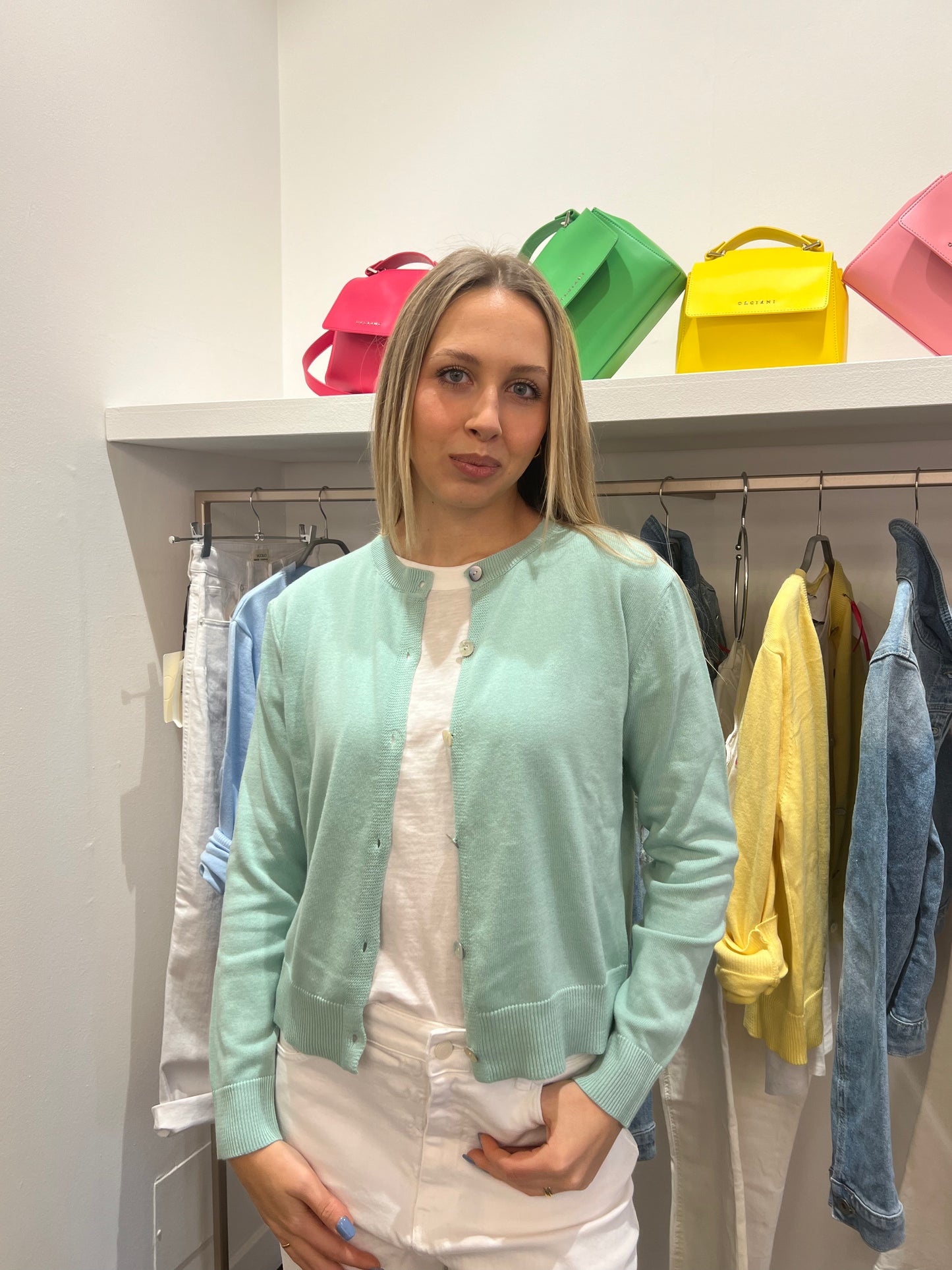 Cardigan Colour