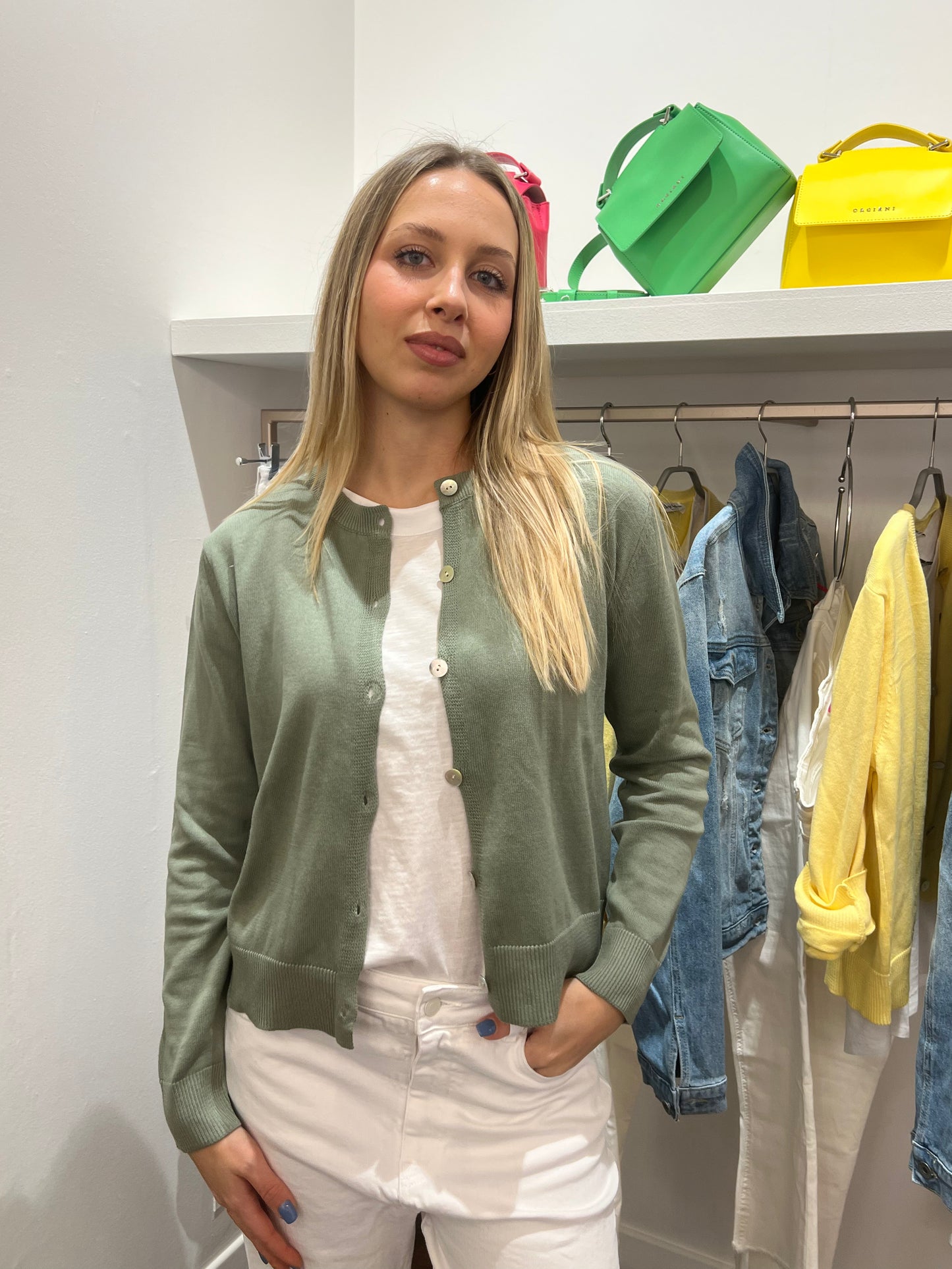 Cardigan Colour
